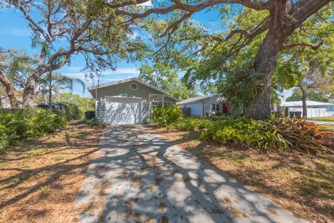 821 6th St S, Safety Harbor, FL 34695