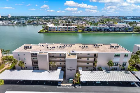 7645 Sun Island Dr S #204, South Pasadena, FL 33707
