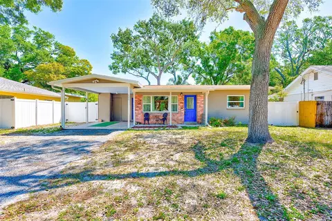 700 16th St NW, Largo, FL 33770