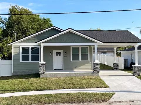 107 E Park St, Tarpon Springs, FL 34689