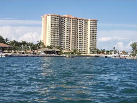 4900 Brittany Dr S #1706, Saint Petersburg, FL 33715