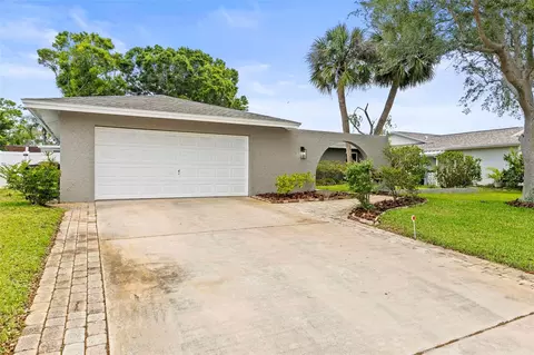 13841 89th Ave, Seminole, FL 33776