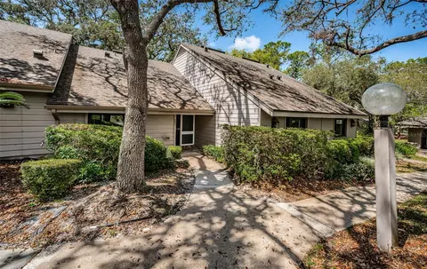 902 Old Mill Pond Rd, Palm Harbor, FL 34683