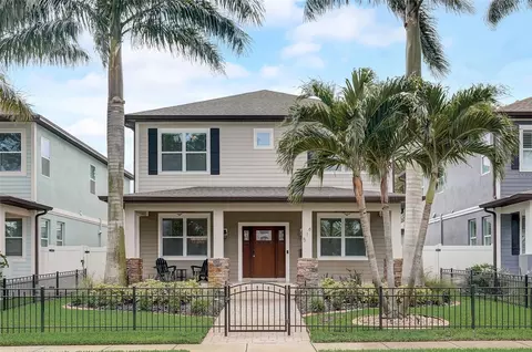 516 33rd Ave N, Saint Petersburg, FL 33704