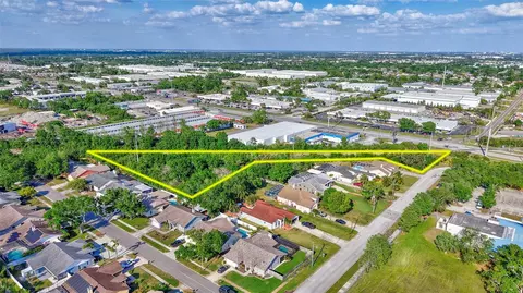 122 Nd Ave, Largo, FL 33773