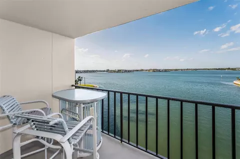 7700 Sun Island Dr S #404, South Pasadena, FL 33707