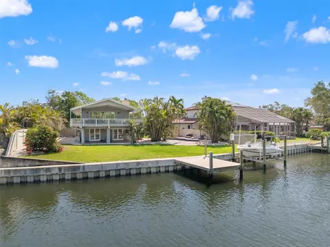 3901 Pompano Dr SE, Saint Petersburg, FL 33705