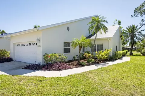 6208 Country Club Way, Sarasota, FL 34243