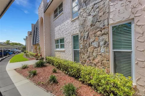 104 Fernwood Cir #104, Seminole, FL 33777