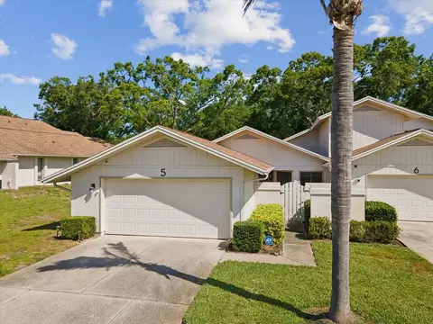 456 Lakeview Dr #5, Palm Harbor, FL 34683