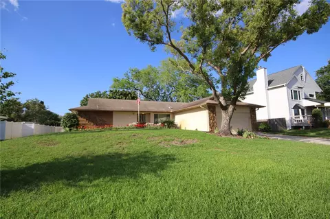 1670 Palmwood Dr, Clearwater, FL 33756