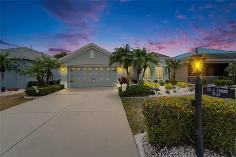 1102 Emerald Dunes Dr, Sun City Center, FL 33573