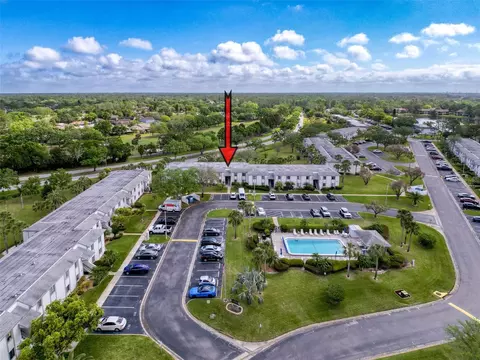 110 W Cypress Ct, Oldsmar, FL 34677
