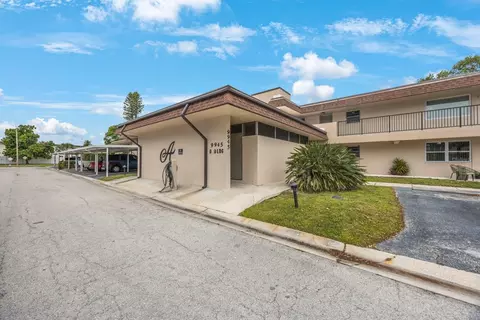 9945 47th Ave N #203, Saint Petersburg, FL 33708