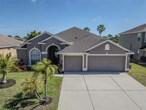 2310 Wood Pointe Dr, Holiday, FL 34691