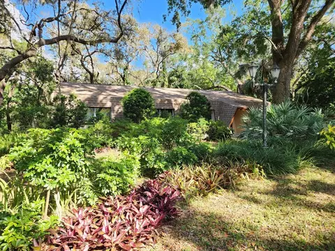 10927 N N Blvd, Tampa, FL 33612