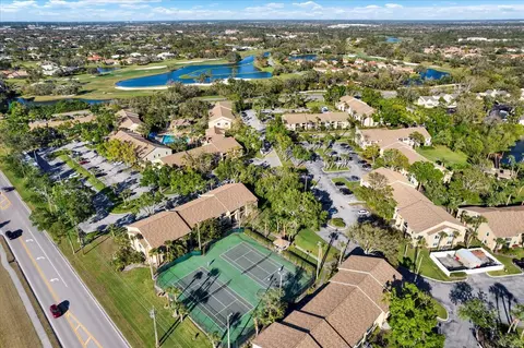 4002 Crockers Lake Blvd #128, Sarasota, FL 34238