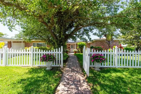 6592 19th Way N, Saint Petersburg, FL 33702