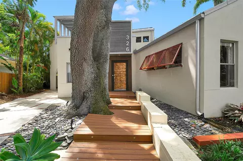 326 16th Ave NE, Saint Petersburg, FL 33704