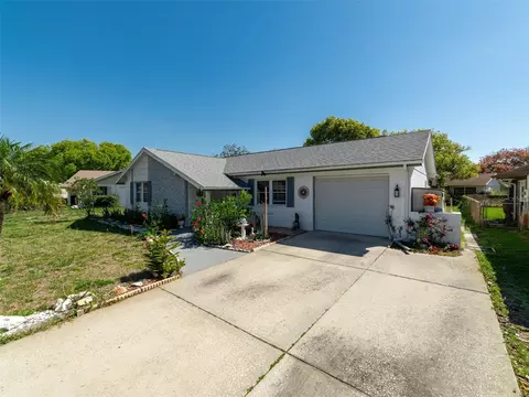 12202 Meadowbrook Ln, Hudson, FL 34667