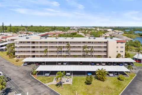 9950 62nd Ter N #316, Saint Petersburg, FL 33708