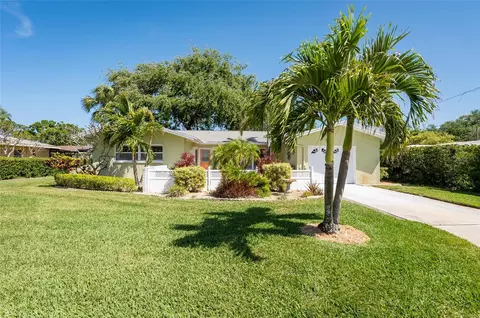 2849 Sunset Blvd, Belleair Bluffs, FL 33770