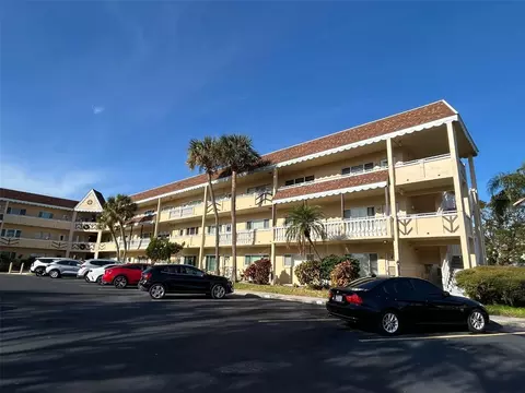 2041 Australia Way W #15, Clearwater, FL 33763