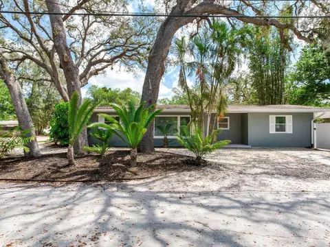 623 15th Ave NW, Largo, FL 33770
