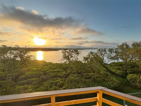 1720 Lighthouse Ter S #8, South Pasadena, FL 33707