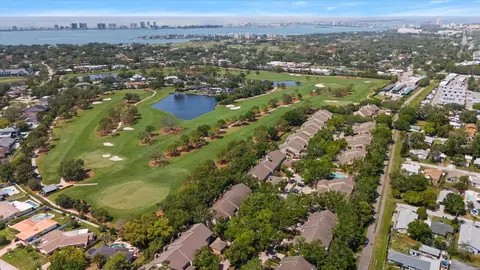 21 Pelican Pl, Belleair, FL 33756