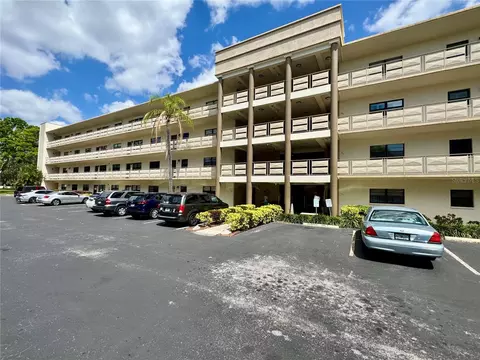 6070 80th St N #311, Saint Petersburg, FL 33709