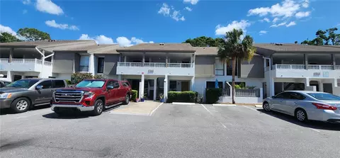 1960 Lakewood Club Dr S #2-F, Saint Petersburg, FL 33712