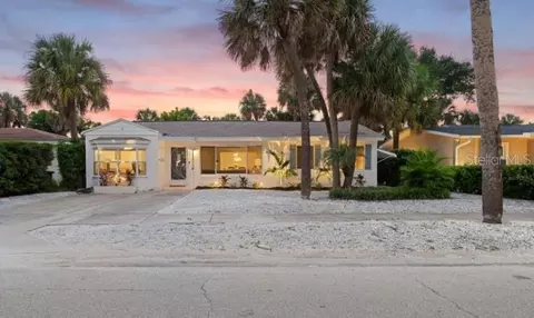 840 Mandalay Ave, Clearwater Beach, FL 33767
