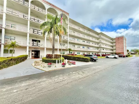5501 80th St N #501, Saint Petersburg, FL 33709