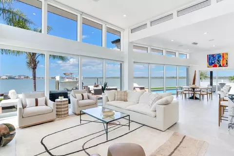 16496 Redington Dr, Redington Beach, FL 33708