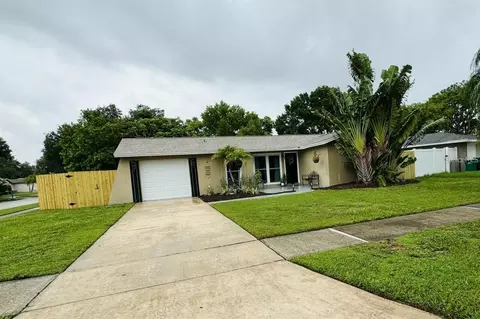 11928 Mandarin Ct, Seminole, FL 33772