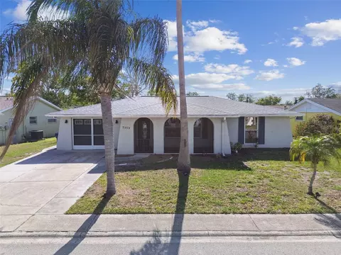 7553 Sequoia Dr, New Port Richey, FL 34653