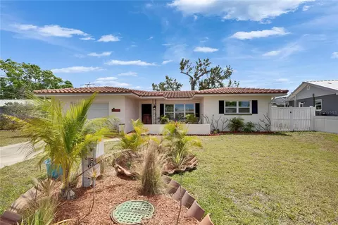 105 6th St NW, Ruskin, FL 33570