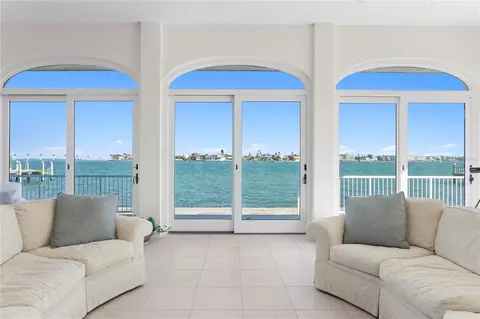 2171 E Vina Del Mar Blvd, Saint Pete Beach, FL 33706
