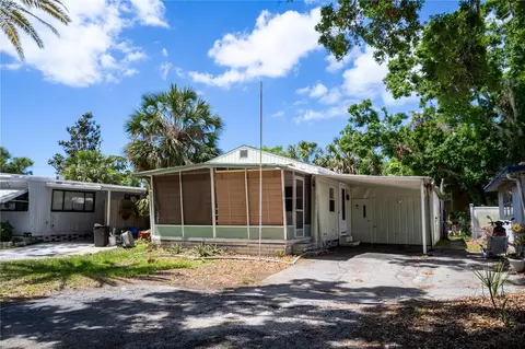 5204 Yellow Pine St N, Saint Petersburg, FL 33709