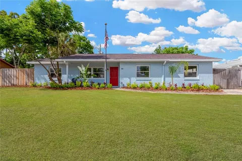 1008 Greenbriar Dr, Brandon, FL 33511