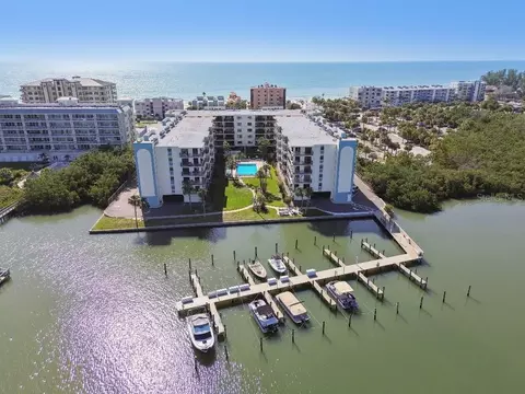 19531 Gulf Blvd #210, Indian Shores, FL 33785
