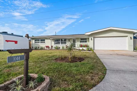 1044 Porter Dr, Largo, FL 33771