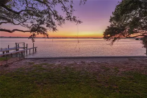 2458 Keystone Ct N, Saint Petersburg, FL 33710