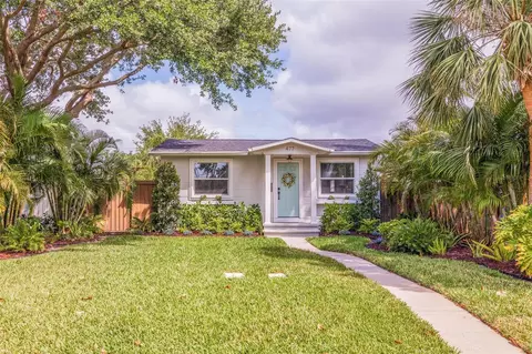 477 44th Ave N, Saint Petersburg, FL 33703