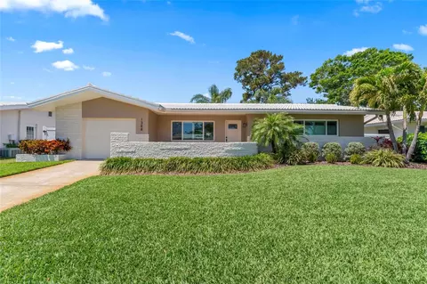 1388 Ambassador Dr, Clearwater, FL 33764
