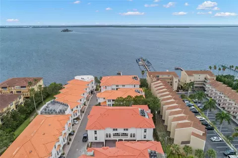 1340 Bayshore Blvd #302, Dunedin, FL 34698