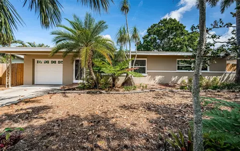 13865 Bermuda Dr, Seminole, FL 33776