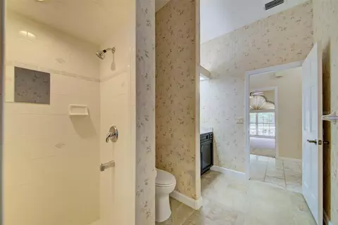 Bath - 7333 Royal Oak Dr, Spring Hill, FL 34607 photo 6 of 9