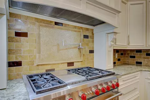 Kitchen - 7333 Royal Oak Dr, Spring Hill, FL 34607 photo 7 of 9